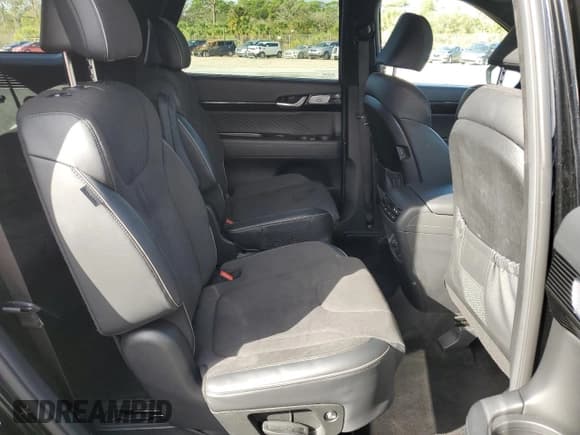 ✅ 2024 Hyundai Palisade Calligraphy • VIN: KM8R7DGE4RU706594 • Лот: 85053904. Опубликован ранее на Copart с пробегом 27 108 миль. Бесплатный доступ к архиву аукционных продаж из США и подробный отчёт об истории автомобиля на DreamBid. Изображение 11.