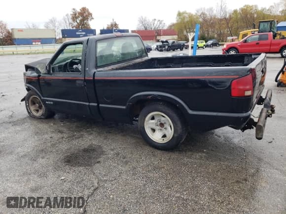 ✅ 2001 Chevrolet S-10 LS • VIN: 1GCCS14551K147388 • Лот: 80640204. Опубликован ранее на Copart с пробегом 275 062 миль. Бесплатный доступ к архиву аукционных продаж из США и подробный отчёт об истории автомобиля на DreamBid. Изображение 2.