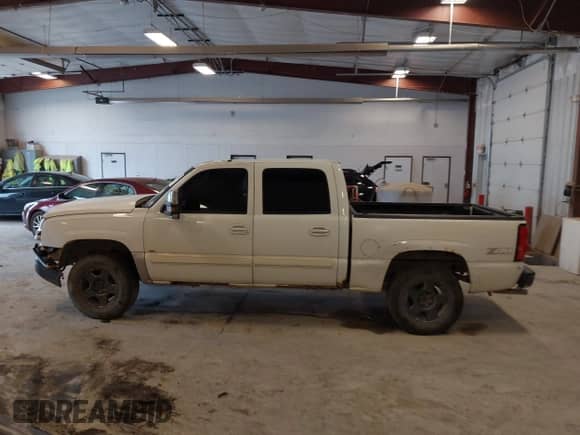 2006 Chevrolet Silverado 1500 LT1 с VIN 2GCEK13T761136828, выставлен на аукционе IAAI как лот 42510585 с пробегом 259 506 миль миль и . История ставок и продаж доступна на DreamBid. Изображение 14.