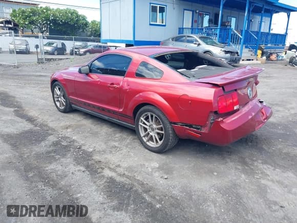 ✅ 2007 Ford Mustang Deluxe • VIN: 1ZVFT80N775366043 • Lot: 42910749. Listed on IAAI with 175,296 mi. Free auction sales archive from the USA and detailed vehicle history report at DreamBid. Image 3.