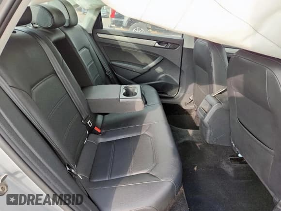 ✅ 2015 Volkswagen Passat S • VIN: 1VWAT7A37FC112926 • Lot: 90228835. Listed on Copart with 63,851 mi. Free auction sales archive from the USA and detailed vehicle history report at DreamBid. Image 10.