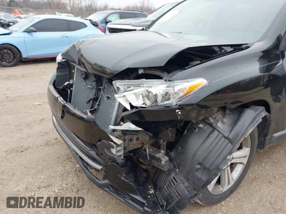 ✅ 2012 Toyota Highlander Limited • VIN: 5TDDK3EH6CS096021 • Lot: 43664672. Listed on IAAI with 123,287 mi. Free auction sales archive from the USA and detailed vehicle history report at DreamBid. Image 6.