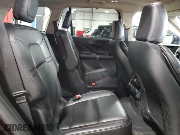 ✅ 2023 Lincoln Aviator Standard • VIN: 5LM5J6XC5PGL21421 • Lot: 70060354. Listed on Copart with 29,184 mi. Free auction sales archive from the USA and detailed vehicle history report at DreamBid. Image 11.