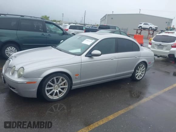 ✅ 2005 Jaguar S-Type • VIN: SAJWA03V451N24124 • Lot: 42062179. Listed on IAAI with 286,268 mi. Free auction sales archive from the USA and detailed vehicle history report at DreamBid. Image 2.