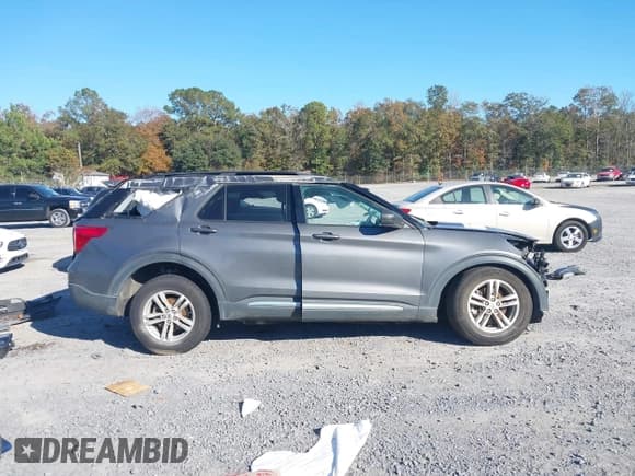 ✅ 2022 Ford Explorer XLT • VIN: 1FMSK7DH8NGC32822 • Lot: 43705919. Wystawiony na IAAI z przebiegiem 101 131 mil. Bezpłatny archiwum sprzedaży aukcyjnych z USA i szczegółowy raport historii pojazdu na DreamBid. Zdjęcie 13.