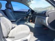 ✅ 2003 Volkswagen Passat GLX • VIN: WVWYH63BX3E462424 • Lot: 42471156. Wystawiony na IAAI z przebiegiem 255 822 mil. Bezpłatny archiwum sprzedaży aukcyjnych z USA i szczegółowy raport historii pojazdu na DreamBid. Zdjęcie 5.