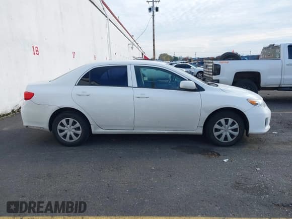 ✅ 2013 Toyota Corolla S • VIN: 2T1BU4EE7DC923466 • Lot: 43698457. Listed on IAAI with 178,360 mi. Free auction sales archive from the USA and detailed vehicle history report at DreamBid. Image 13.
