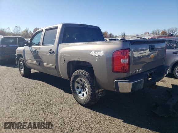 ✅ 2012 Chevrolet Silverado 1500 LS • VIN: 3GCPKREA3CG220327 • Lot: 77191004. Listed on Copart with 186,026 mi. Free auction sales archive from the USA and detailed vehicle history report at DreamBid. Image 2.