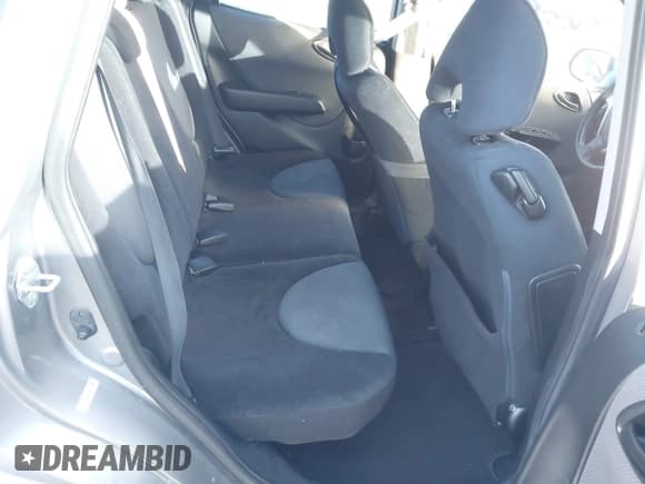 ✅ 2007 Honda Fit Sport • VIN: JHMGD38697S023707 • Лот: 43857836. Опубликован ранее на IAAI с пробегом 235 907 миль. Бесплатный доступ к архиву аукционных продаж из США и подробный отчёт об истории автомобиля на DreamBid. Изображение 8.