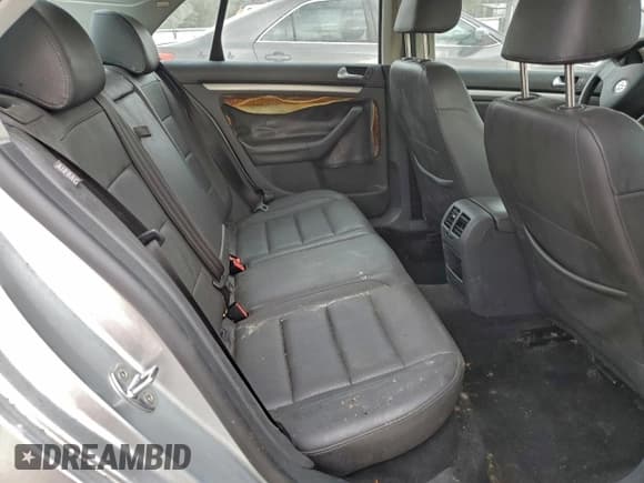 ✅ 2007 Volkswagen Jetta Wolfsburg Edition • VIN: 3VWEF81K67M078192 • Лот: 96047955. Опубликован ранее на Copart с пробегом 135 647 миль. Бесплатный доступ к архиву аукционных продаж из США и подробный отчёт об истории автомобиля на DreamBid. Изображение 10.