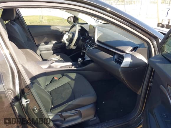 ✅ 2021 Toyota C-HR LE • VIN: JTNKHMBXXM1110715 • Лот: 42883882. Опубликован ранее на IAAI с пробегом 60 327 миль. Бесплатный доступ к архиву аукционных продаж из США и подробный отчёт об истории автомобиля на DreamBid. Изображение 5.