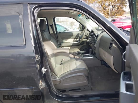 ✅ 2008 Dodge Nitro SLT • VIN: 1D8GU58K68W107506 • Lot: 43736720. Listed on IAAI with 169,905 mi. Free auction sales archive from the USA and detailed vehicle history report at DreamBid. Image 5.