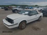 ✅ 1987 Pontiac Sunbird • VIN: 1G2JD31K1H7575709 • Lot: 42335768. Wystawiony na IAAI z przebiegiem 613 977 mil. Bezpłatny archiwum sprzedaży aukcyjnych z USA i szczegółowy raport historii pojazdu na DreamBid. Zdjęcie 2.