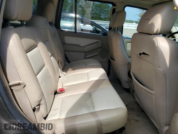 ✅ 2008 Ford Explorer Eddie Bauer • VIN: 1FMEU74EX8UA33225 • Lot: 83750595. Wystawiony na Copart z przebiegiem 210 203 mil. Bezpłatny archiwum sprzedaży aukcyjnych z USA i szczegółowy raport historii pojazdu na DreamBid. Zdjęcie 11.