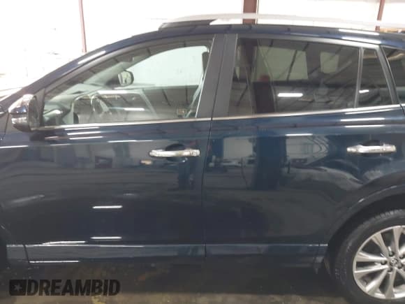 ✅ 2017 Toyota RAV4 Limited • VIN: 2T3DFREVXHW543131 • Lot: 43524131. Listed on IAAI with 81,485 mi. Free auction sales archive from the USA and detailed vehicle history report at DreamBid. Image 15.