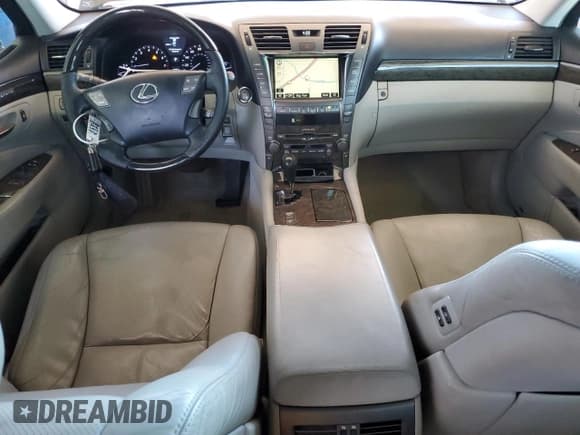 ✅ 2008 Lexus LS 460 • VIN: JTHBL46F285066484 • Лот: 81069675. Опубликован ранее на Copart с пробегом 196 999 миль. Бесплатный доступ к архиву аукционных продаж из США и подробный отчёт об истории автомобиля на DreamBid. Изображение 8.