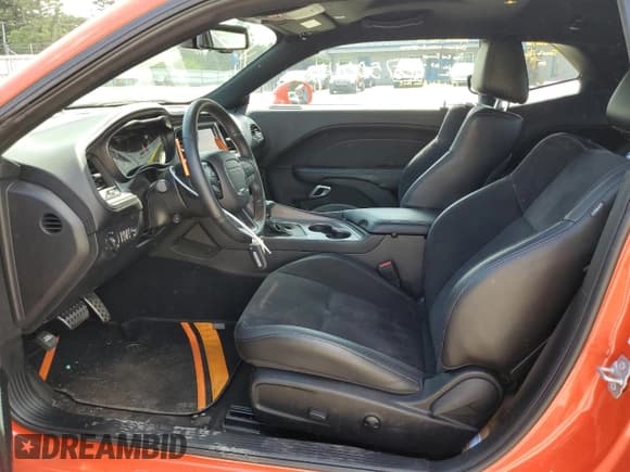 ✅ 2023 Dodge Challenger GT • VIN: 2C3CDZKG4PH546603 • Lot: 57500114. Wystawiony na Copart z przebiegiem 6 198 mil. Bezpłatny archiwum sprzedaży aukcyjnych z USA i szczegółowy raport historii pojazdu na DreamBid. Zdjęcie 7.