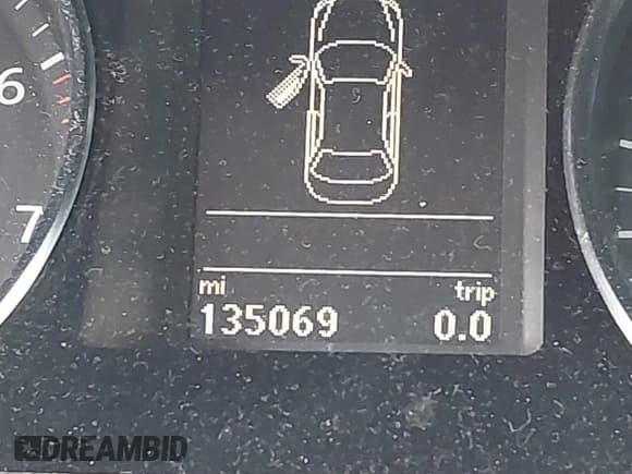 ✅ 2014 Volkswagen CC Executive • VIN: WVWRP7AN3EE537770 • Lot: 41385247. Listed on IAAI with 135,069 mi. Free auction sales archive from the USA and detailed vehicle history report at DreamBid. Image 15.