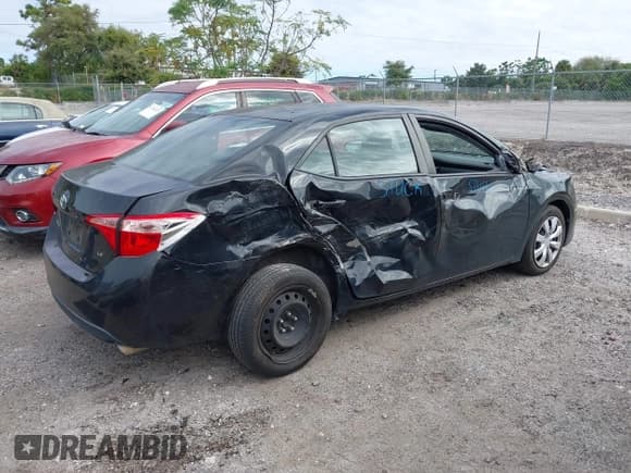 ✅ 2018 Toyota Corolla L • VIN: 2T1BURHE6JC050488 • Lot: 43544235. Listed on IAAI with 114,577 mi. Free auction sales archive from the USA and detailed vehicle history report at DreamBid. Image 4.