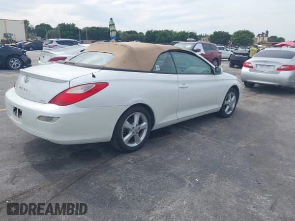 ✅ 2008 Toyota Solara SLE • VIN: 4T1FA38P98U137674 • Lot: 43713550. Listed on IAAI with 215,813 mi. Free auction sales archive from the USA and detailed vehicle history report at DreamBid. Image 4.