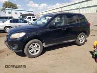 2010 Hyundai Santa Fe GLS с VIN 5NMSGDAB6AH347183, выставлен на аукционе Copart как лот 68861314 с пробегом 181 422 миль миль и Списание • Salvage title. История ставок и продаж доступна на DreamBid. Изображение 1.