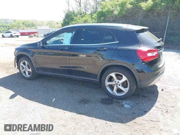 ✅ 2020 Mercedes-Benz GLA 250 • VIN: WDCTG4GB3LU025702 • Lot: 42077835. Wystawiony na IAAI z przebiegiem 76 036 mil. Bezpłatny archiwum sprzedaży aukcyjnych z USA i szczegółowy raport historii pojazdu na DreamBid. Zdjęcie 3.