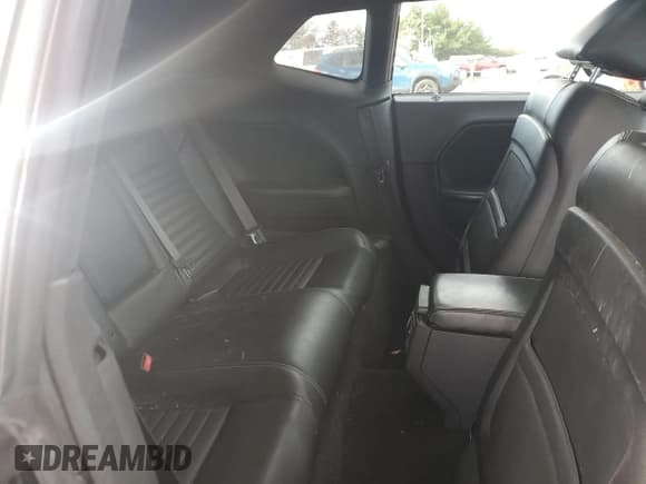 ✅ 2013 Dodge Challenger R/T Plus • VIN: 2C3CDYBT1DH600586 • Lot: 91699605. Wystawiony na Copart z przebiegiem 134 482 mil. Bezpłatny archiwum sprzedaży aukcyjnych z USA i szczegółowy raport historii pojazdu na DreamBid. Zdjęcie 10.