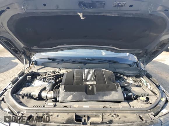 ✅ 2019 Land Rover Range Rover • VIN: SALGS5RE7KA527799 • Lot: 83601324. Wystawiony na Copart z przebiegiem 38 231 mil. Bezpłatny archiwum sprzedaży aukcyjnych z USA i szczegółowy raport historii pojazdu na DreamBid. Zdjęcie 13.