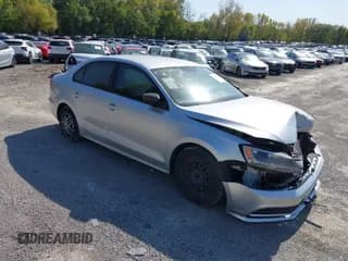 ✅ 2015 Volkswagen Jetta S • VIN: 3VW2K7AJ5FM404207 • Lot: 40378056. Wystawiony na IAAI z przebiegiem 110 867 mil. Bezpłatny archiwum sprzedaży aukcyjnych z USA i szczegółowy raport historii pojazdu na DreamBid. Zdjęcie 1.