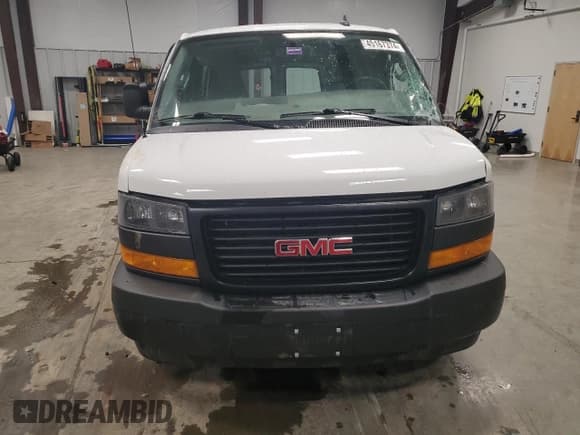 ✅ 2022 GMC Savana Cargo • VIN: 1GTW7AFP3N1290963 • Lot: 45167374. Wystawiony na Copart z przebiegiem 43 924 mil. Bezpłatny archiwum sprzedaży aukcyjnych z USA i szczegółowy raport historii pojazdu na DreamBid. Zdjęcie 5.