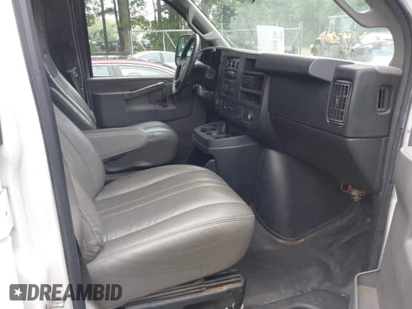 ✅ 2016 Chevrolet Express Cargo • VIN: 1GCWGAFF9G1170238 • Lot: 42940826. Listed on IAAI with 143,174 mi. Free auction sales archive from the USA and detailed vehicle history report at DreamBid. Image 5.