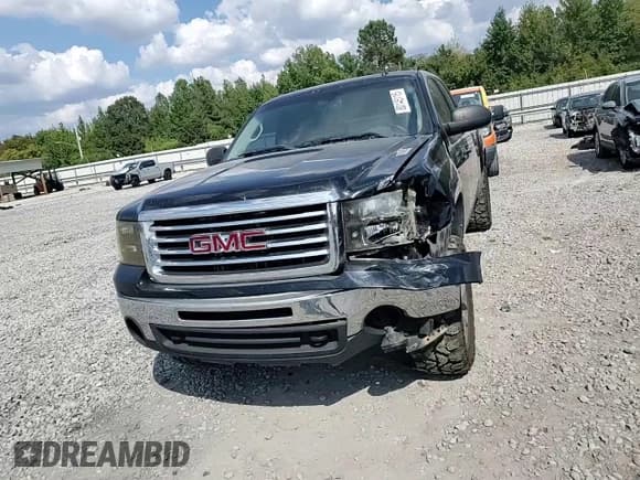 ✅ 2013 GMC Sierra 1500 SLE • VIN: 1GTR1VE02DZ325535 • Лот: 80145115. Опубликован ранее на Copart с пробегом 136 715 миль. Бесплатный доступ к архиву аукционных продаж из США и подробный отчёт об истории автомобиля на DreamBid. Изображение 12.
