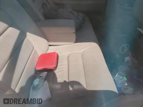 ✅ 1995 Cadillac DeVille • VIN: 1G6KD52B5SU263656 • Lot: 83631284. Wystawiony na Copart z przebiegiem Nie podano. Bezpłatny archiwum sprzedaży aukcyjnych z USA i szczegółowy raport historii pojazdu na DreamBid. Zdjęcie 11.