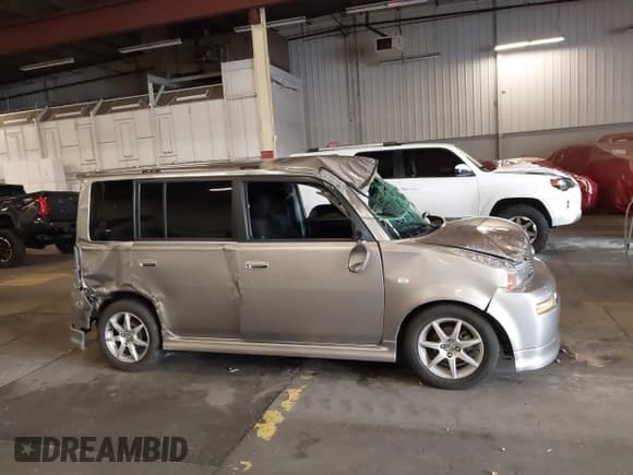 ✅ 2006 Scion xB • VIN: JTLKT324064057435 • Lot: 43541725. Wystawiony na IAAI z przebiegiem 207 738 mil. Bezpłatny archiwum sprzedaży aukcyjnych z USA i szczegółowy raport historii pojazdu na DreamBid. Zdjęcie 13.