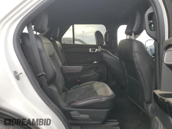 ✅ 2022 Ford Explorer ST-Line • VIN: 1FMSK7KH3NGA93198 • Лот: 71159655. Опубликован ранее на Copart с пробегом Не указан. Бесплатный доступ к архиву аукционных продаж из США и подробный отчёт об истории автомобиля на DreamBid. Изображение 11.