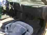 ✅ 2001 Chevrolet Silverado 1500 LS • VIN: 2GCEK19T211333793 • Lot: 71294344. Wystawiony na Copart z przebiegiem Nie podano mil. Skorzystaj z bezpłatnego archiwum sprzedaży aukcyjnych z USA i zobacz szczegółowy raport historii pojazdu na DreamBid. Zdjęcie 8.