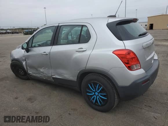 2016 Chevrolet Trax LS with VIN 3GNCJKSB3GL257985, listed as a Copart auction lot 86265105 with 36,041 mi miles and Salvage title. Bid and sale history available at DreamBid. Image 2.
