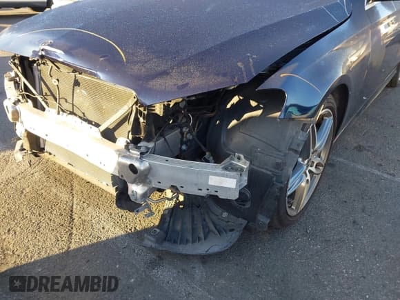 ✅ 2019 Mercedes-Benz E 300 • VIN: WDDZF4JB9KA679153 • Lot: 43559045. Wystawiony na IAAI z przebiegiem 56 340 mil. Bezpłatny archiwum sprzedaży aukcyjnych z USA i szczegółowy raport historii pojazdu na DreamBid. Zdjęcie 18.