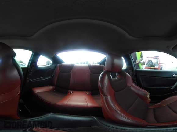 ✅ 2010 Hyundai Genesis Coupe • VIN: KMHHU6KH0AU017481 • Lot: 43252589. Wystawiony na IAAI z przebiegiem 132 076 mil. Bezpłatny archiwum sprzedaży aukcyjnych z USA i szczegółowy raport historii pojazdu na DreamBid. Zdjęcie 18.