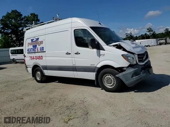 ✅ 2016 Mercedes-Benz Sprinter Cargo • VIN: WD3PE7CD2GP242078 • Lot: 80374265. Wystawiony na Copart z przebiegiem Nie podano. Bezpłatny archiwum sprzedaży aukcyjnych z USA i szczegółowy raport historii pojazdu na DreamBid. Zdjęcie 15.