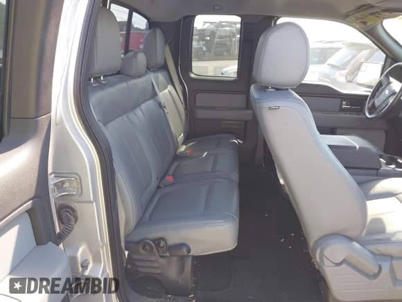 ✅ 2014 Ford F-150 XL • VIN: 1FTFX1ET7EFC29083 • Lot: 43135777. Wystawiony na IAAI z przebiegiem 193 398 mil. Bezpłatny archiwum sprzedaży aukcyjnych z USA i szczegółowy raport historii pojazdu na DreamBid. Zdjęcie 8.