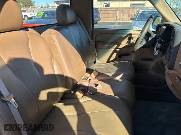 ✅ 2000 Chevrolet Silverado 1500 • VIN: 1GCEC14W1YZ262926 • Лот: 80363614. Опубликован ранее на Copart с пробегом 218 522 миль. Бесплатный доступ к архиву аукционных продаж из США и подробный отчёт об истории автомобиля на DreamBid. Изображение 6.