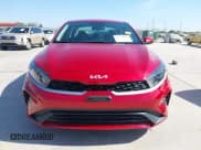 ✅ 2024 Kia Forte LXS • VIN: 3KPF24AD9RE768884 • Lot: 43324097. Wystawiony na IAAI z przebiegiem 15 257 mil. Bezpłatny archiwum sprzedaży aukcyjnych z USA i szczegółowy raport historii pojazdu na DreamBid. Zdjęcie 13.