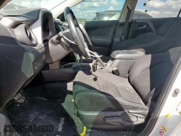 ✅ 2018 Toyota RAV4 XLE • VIN: 2T3WFREV8JW513768 • Lot: 92865305. Listed on Copart with 58,370 mi. Free auction sales archive from the USA and detailed vehicle history report at DreamBid. Image 7.