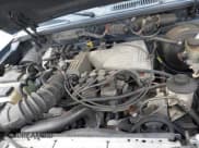 ✅ 2000 Ford Explorer XLT • VIN: 1FMZU83P2YZB75694 • Lot: 41932899. Wystawiony na IAAI z przebiegiem 245 229 mil. Bezpłatny archiwum sprzedaży aukcyjnych z USA i szczegółowy raport historii pojazdu na DreamBid. Zdjęcie 10.