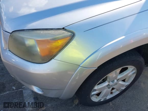 ✅ 2006 Toyota RAV4 Sport • VIN: JTMBD32V466008423 • Lot: 43699182. Listed on IAAI with 188,902 mi. Free auction sales archive from the USA and detailed vehicle history report at DreamBid. Image 6.