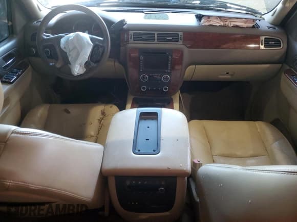 ✅ 2011 Chevrolet Tahoe LTZ • VIN: 1GNSKCE04BR174348 • Lot: 91862545. Wystawiony na Copart z przebiegiem Nie podano. Bezpłatny archiwum sprzedaży aukcyjnych z USA i szczegółowy raport historii pojazdu na DreamBid. Zdjęcie 8.