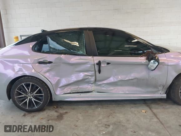 ✅ 2022 Toyota Camry SE • VIN: 4T1G11BK9NU061035 • Lot: 43623016. Wystawiony na IAAI z przebiegiem 48 822 mil. Bezpłatny archiwum sprzedaży aukcyjnych z USA i szczegółowy raport historii pojazdu na DreamBid. Zdjęcie 6.