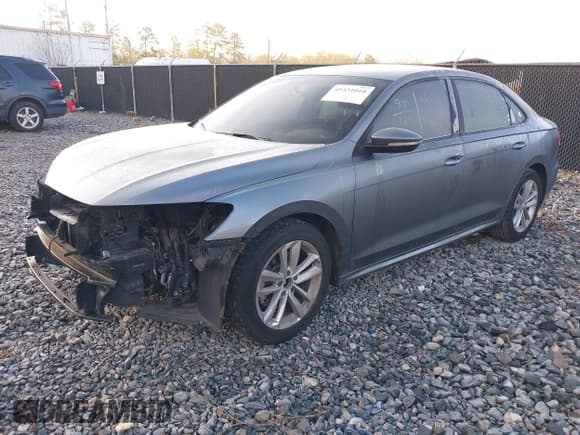 ✅ 2020 Volkswagen Passat S • VIN: 1VWAA7A3XLC014300 • Лот: 41431010. Опубликован ранее на IAAI с пробегом 145 842 миль. Бесплатный доступ к архиву аукционных продаж из США и подробный отчёт об истории автомобиля на DreamBid. Изображение 18.