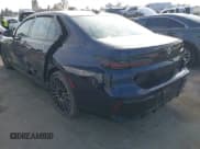 ✅ 2025 BMW 7 Series 740i • VIN: WBA23EH04SCT46794 • Lot: 41458680. Wystawiony na IAAI z przebiegiem 1 122 mil. Bezpłatny archiwum sprzedaży aukcyjnych z USA i szczegółowy raport historii pojazdu na DreamBid. Zdjęcie 3.